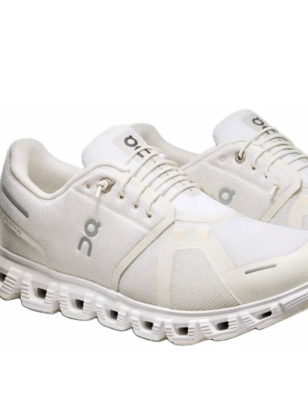 On Running Cloud 6 'All White'